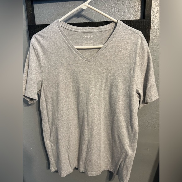 Express Men’s V-Neck Shirt - Picture 1 of 3
